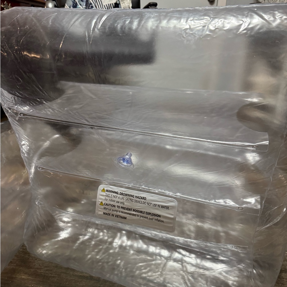 Transparent Inflatable Chairs - Picture 3 of 6
